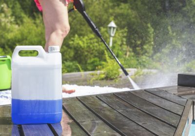 Clean Dirt, Debris, and Grime from Your Pool Deck!